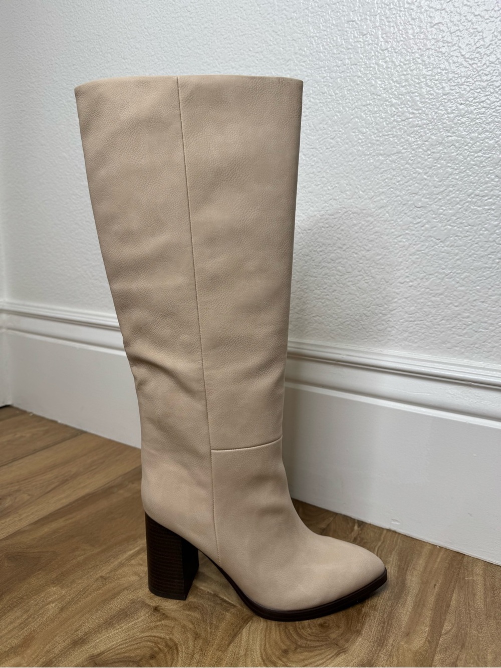 NWT Womens Dolce Vita Cream Knee-High Block Heel Boots